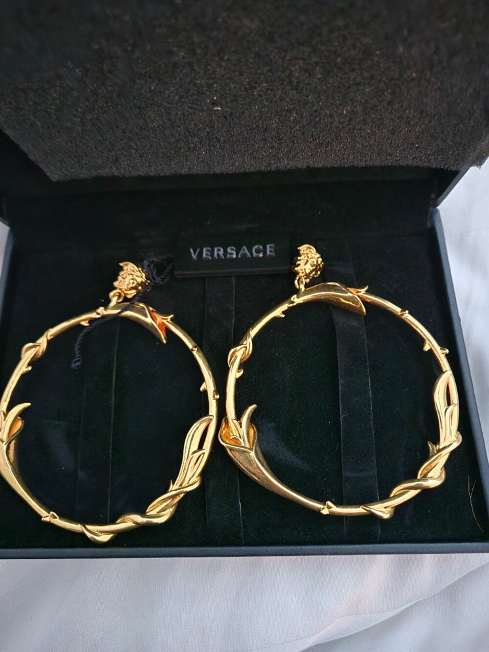 Versace hoop earrings - Picture 3 of 4